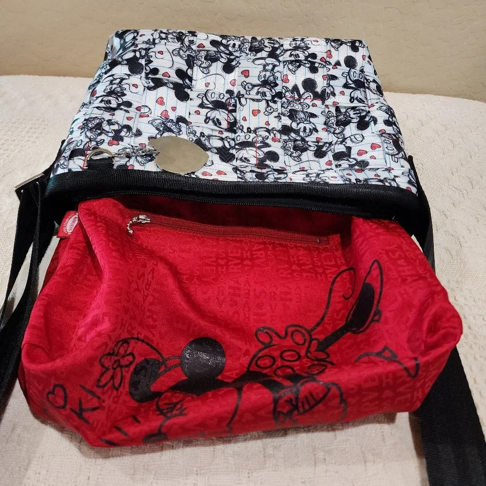 Disney Couture Mickey Minnie Sweethearts Love Black White Purse Harveys Seatbelt
